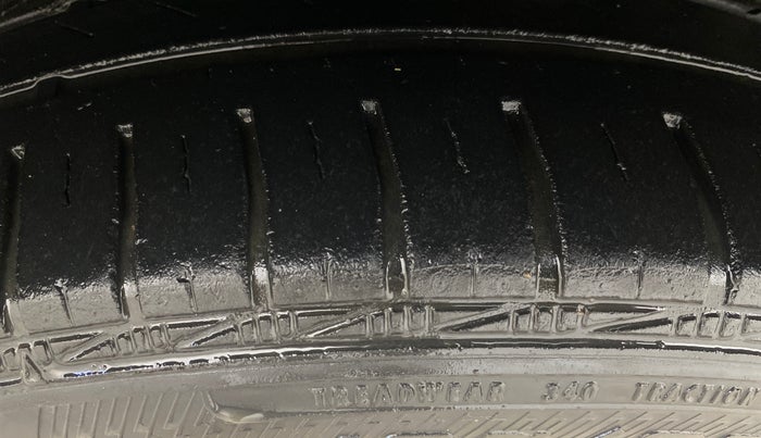 2018 Volkswagen Ameo COMFORTLINE 1.0L, Petrol, Manual, 52,897 km, Left Front Tyre Tread