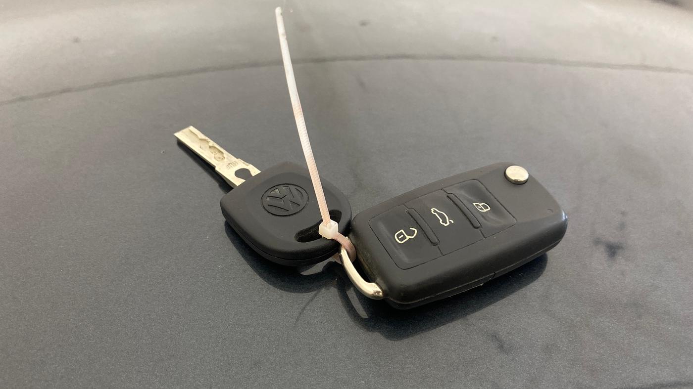 2018 Volkswagen Ameo COMFORTLINE 1.0L, Petrol, Manual, 52,897 km, Key Close Up