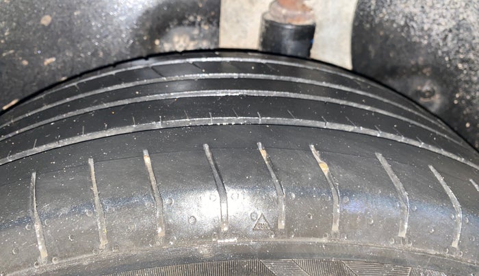 2018 Hyundai Creta SX PLUS AT 1.6 DIESEL, Diesel, Automatic, 96,448 km, Left Rear Tyre Tread