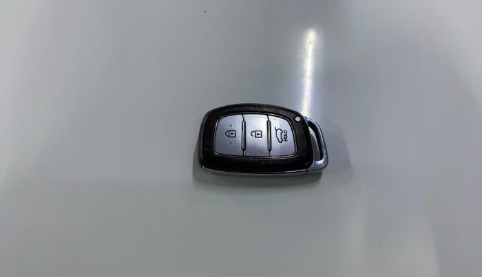 2018 Hyundai Creta SX PLUS AT 1.6 DIESEL, Diesel, Automatic, 96,448 km, Key Close Up