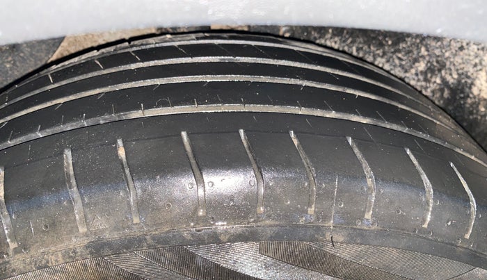 2018 Hyundai Creta SX PLUS AT 1.6 DIESEL, Diesel, Automatic, 96,448 km, Right Rear Tyre Tread