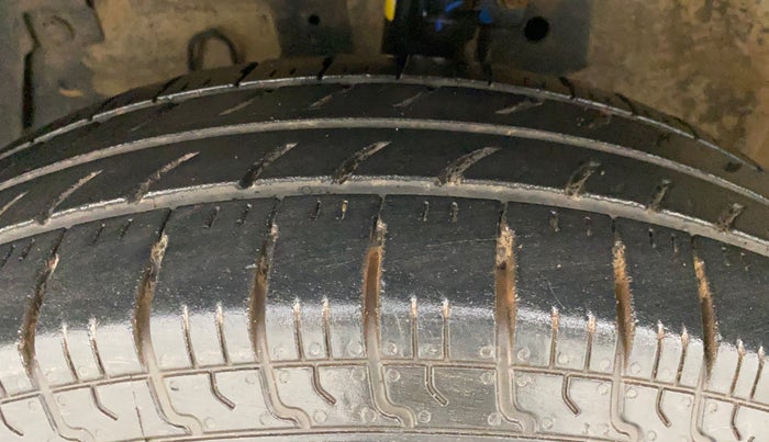 2016 Maruti Swift Dzire VXI, Petrol, Manual, 1,19,914 km, Left Front Tyre Tread