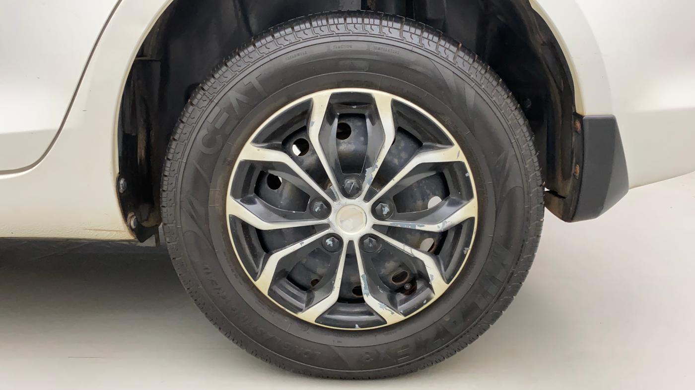 2016 Maruti Swift Dzire VXI, Petrol, Manual, 1,19,914 km, Left Rear Wheel