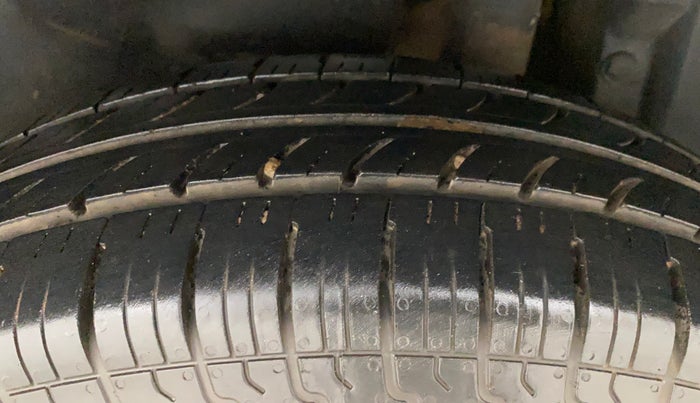 2016 Maruti Swift Dzire VXI, Petrol, Manual, 1,19,914 km, Left Rear Tyre Tread