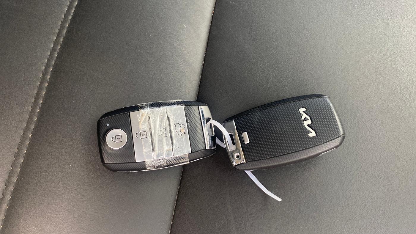 2022 KIA SONET HTX 1.5 AT, Diesel, Automatic, 27,255 km, Key Close Up