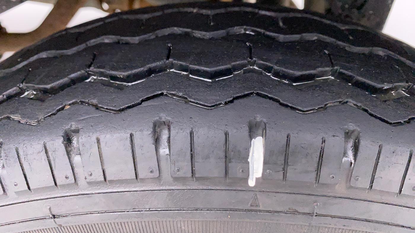 2018 Maruti Eeco 7 STR, Petrol, Manual, 10,415 km, Left Rear Tyre Tread