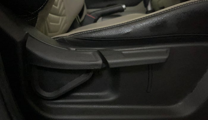 2021 KIA SONET HTX PLUS 1.0 IMT, Petrol, Manual, 56,969 km, Driver Side Adjustment Panel