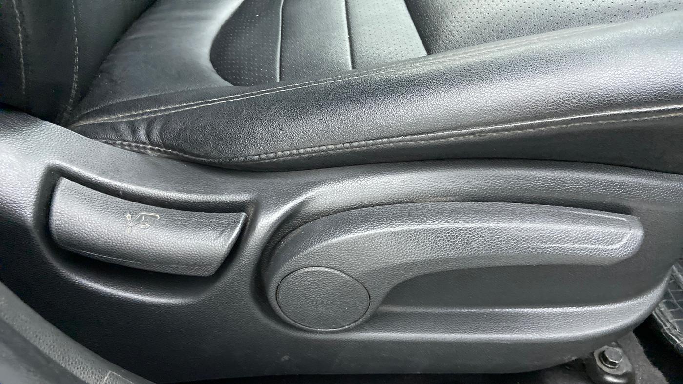 2018 Hyundai Creta 1.6 CRDI SX PLUS AUTO, Diesel, Automatic, 80,419 km, Driver Side Adjustment Panel