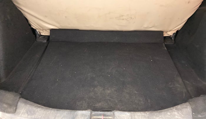2017 Honda Jazz 1.2 V AT, Petrol, Automatic, 40,331 km, Boot Inside