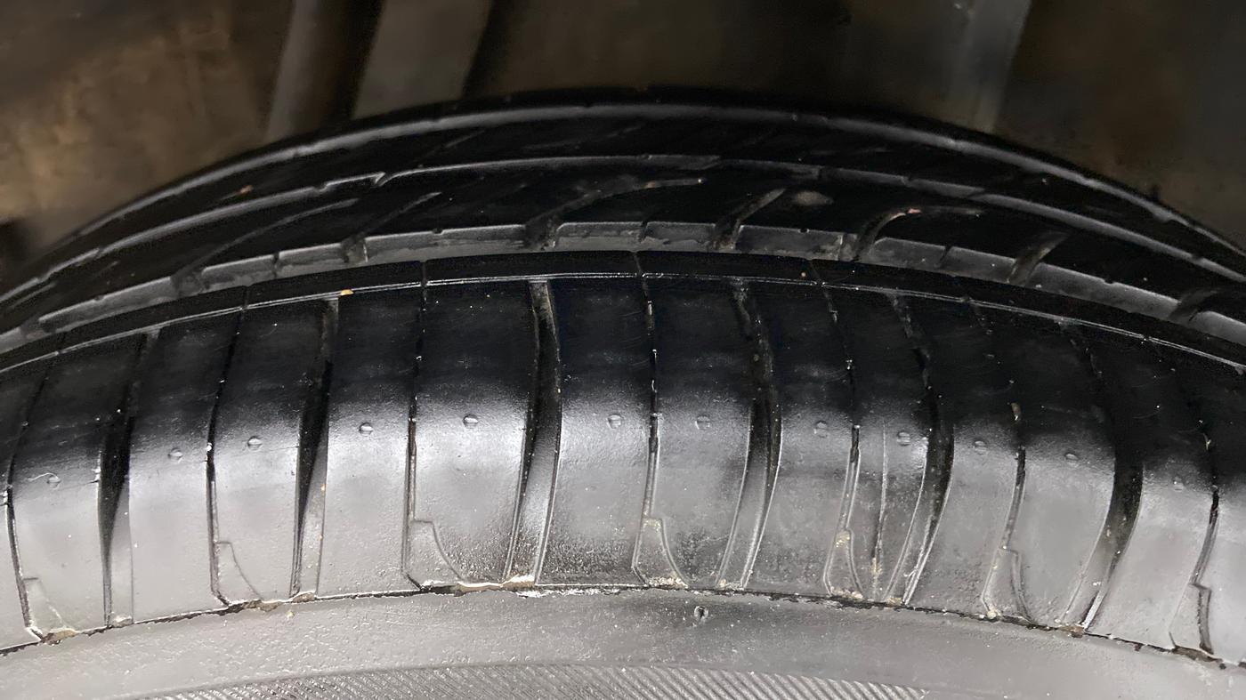 2017 Honda Jazz 1.2 V AT, Petrol, Automatic, 40,331 km, Left Rear Tyre Tread