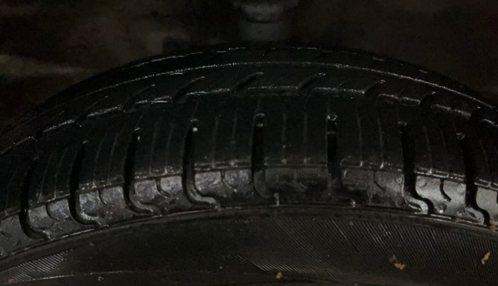 2017 Maruti Wagon R 1.0 VXI, Petrol, Manual, 37,964 km, Right Front Tyre Tread