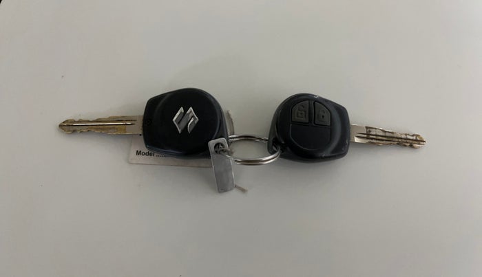 2017 Maruti Wagon R 1.0 VXI, Petrol, Manual, 37,964 km, Key Close Up