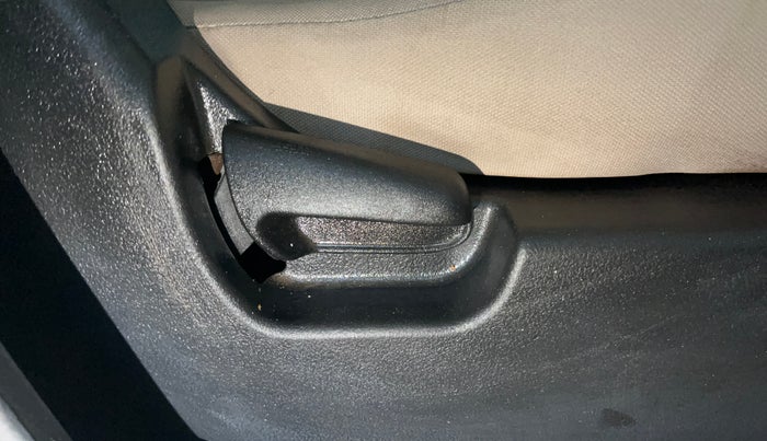 2017 Maruti Wagon R 1.0 VXI, Petrol, Manual, 37,964 km, Driver Side Adjustment Panel