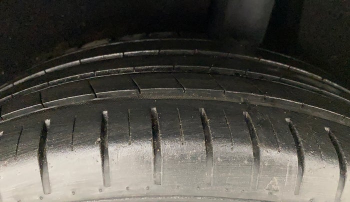2016 Maruti Baleno ZETA PETROL 1.2, Petrol, Manual, 33,001 km, Left Rear Tyre Tread