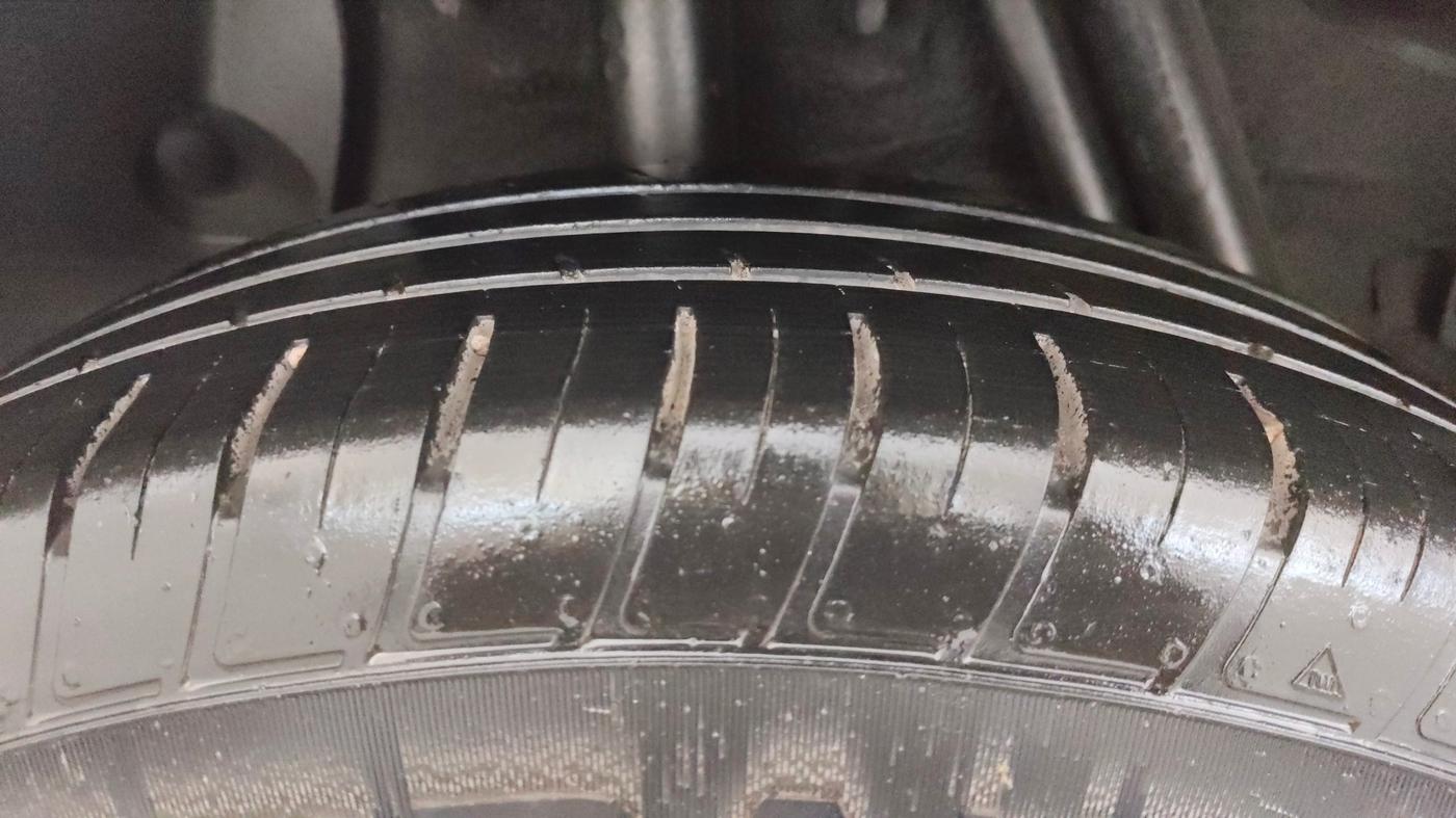 2021 Renault Duster RXZ 1.5 PETROL MT, Petrol, Manual, 26,525 km, Right Rear Tyre Tread