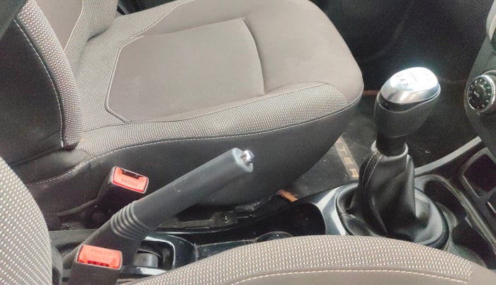 2021 Renault Duster RXZ 1.5 PETROL MT, Petrol, Manual, 26,525 km, Gear Lever