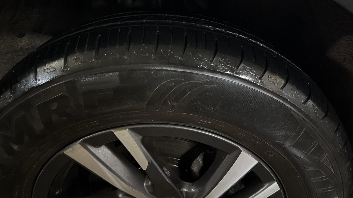 2024 Mahindra XUV700 AX 5 P MT 7 STR, Petrol, Manual, 39,411 km, Right Front Tyre Tread