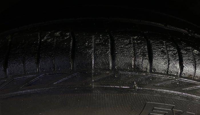 2020 Hyundai VENUE SX 1.5 CRDI, Diesel, Manual, 91,838 km, Left Front Tyre Tread