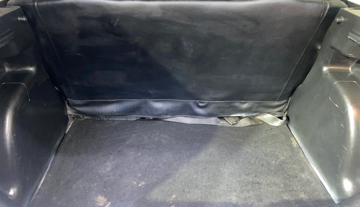 2020 Hyundai VENUE SX 1.5 CRDI, Diesel, Manual, 91,838 km, Boot Inside