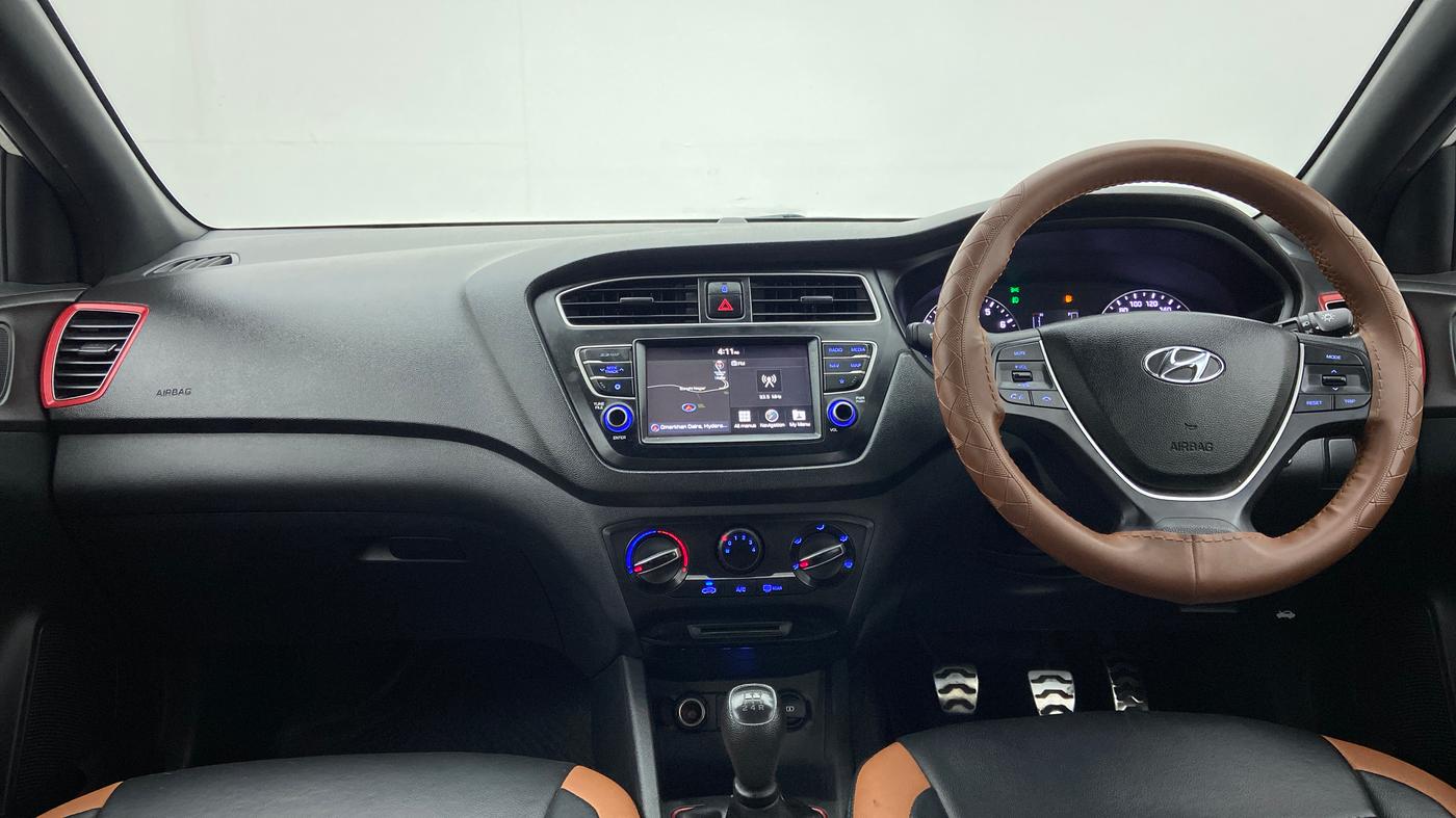 2018 Hyundai i20 Active 1.2 S, Petrol, Manual, 23,555 km, Dashboard