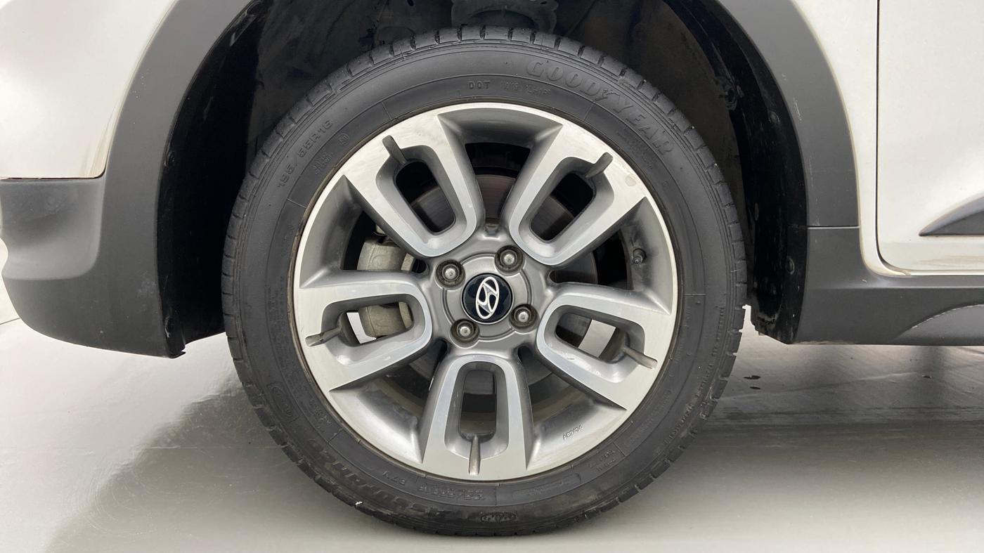 2018 Hyundai i20 Active 1.2 S, Petrol, Manual, 23,555 km, Left Front Wheel