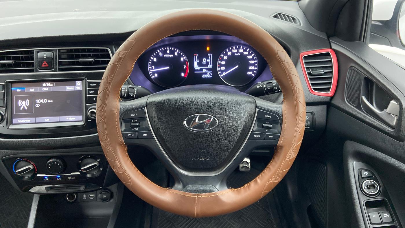 2018 Hyundai i20 Active 1.2 S, Petrol, Manual, 23,555 km, Steering Wheel Close Up