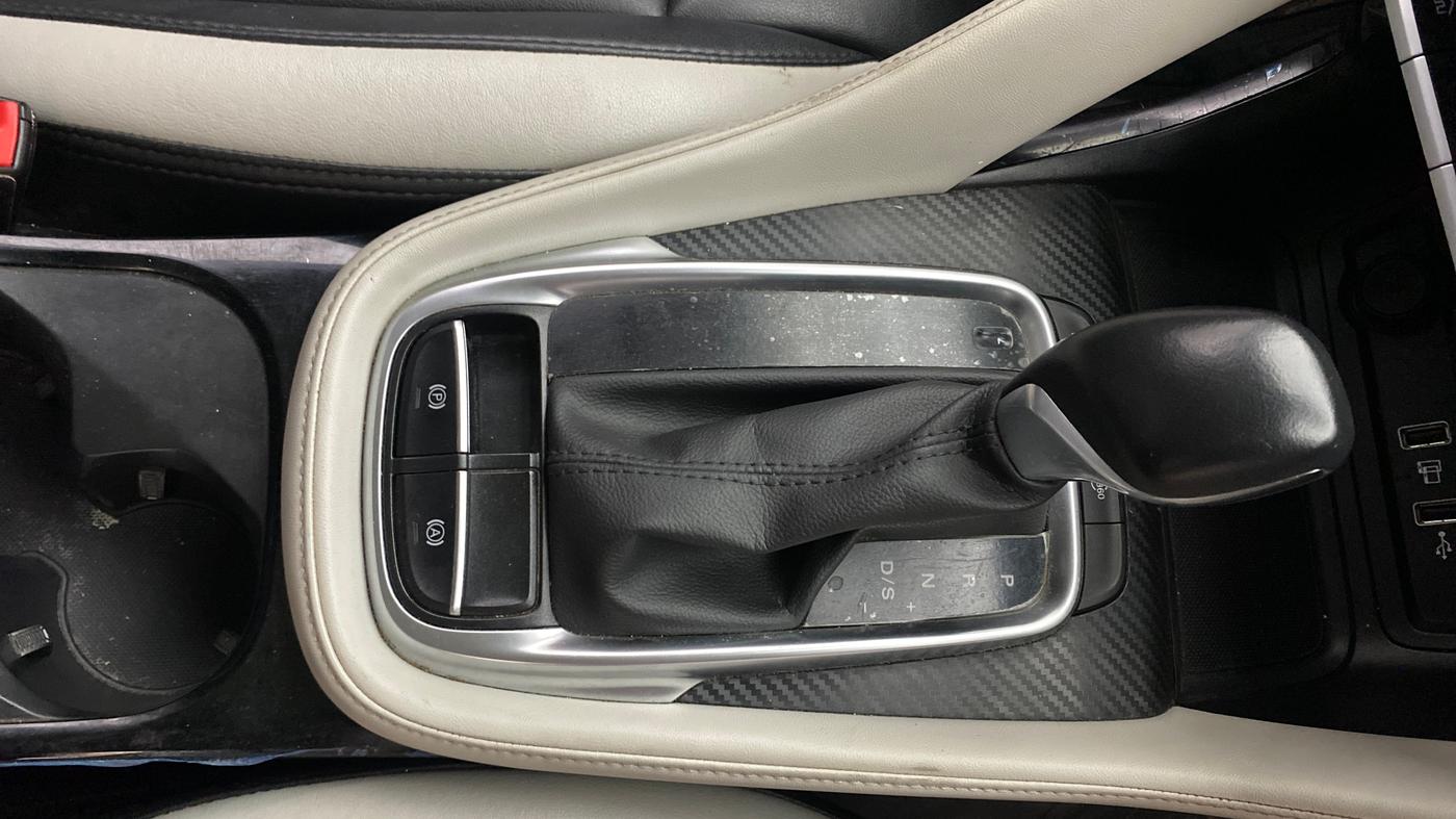 2023 MG ASTOR SHARP 1.5 CVT, Petrol, Automatic, 23,629 km, Gear Lever
