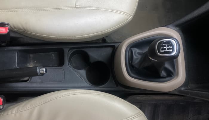 2015 Hyundai Grand i10 ASTA 1.2 KAPPA VTVT, Petrol, Manual, 1,09,804 km, Gear Lever