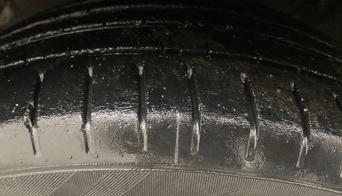 2019 Maruti Baleno ZETA CVT PETROL 1.2, Petrol, Automatic, 53,943 km, Left Front Tyre Tread