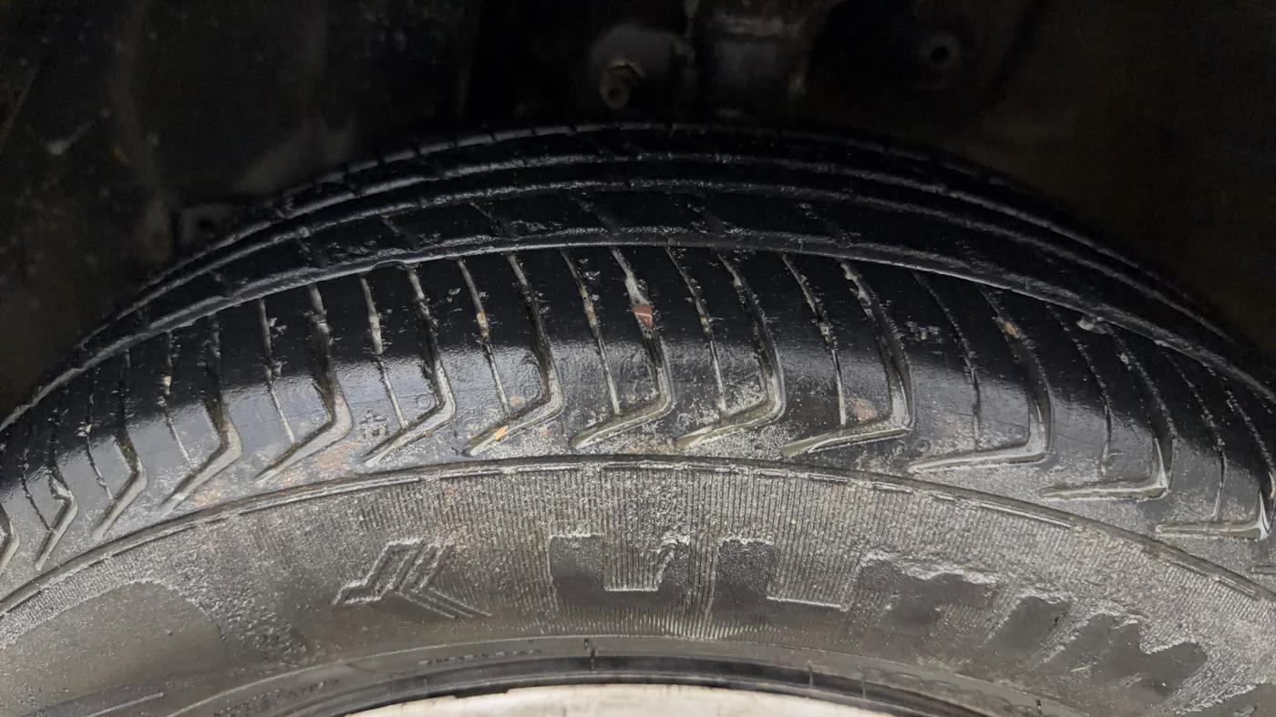 2022 Maruti New Wagon-R LXI CNG 1.0, CNG, Manual, 56,135 km, Left Front Tyre Tread