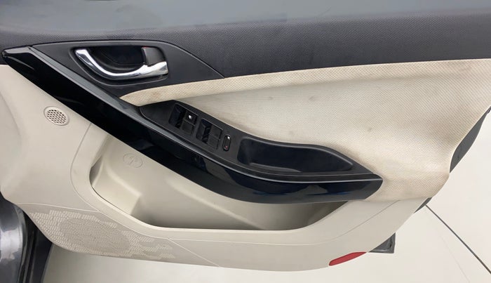 2020 Tata NEXON XZA PLUS PETROL, Petrol, Automatic, 34,437 km, Driver Side Door Panels Control