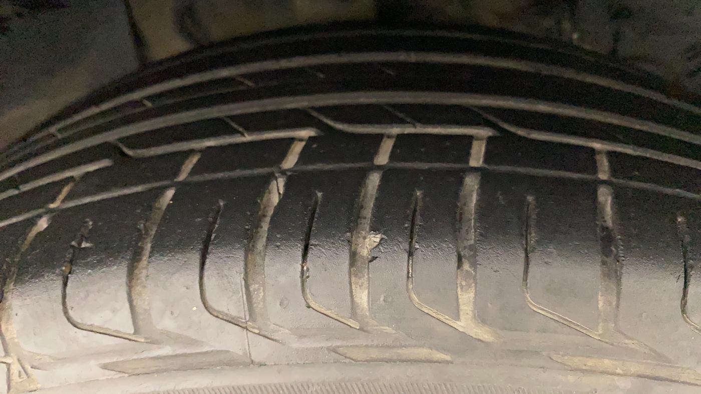 2020 Tata NEXON XZA PLUS PETROL, Petrol, Automatic, 34,437 km, Right Front Tyre Tread