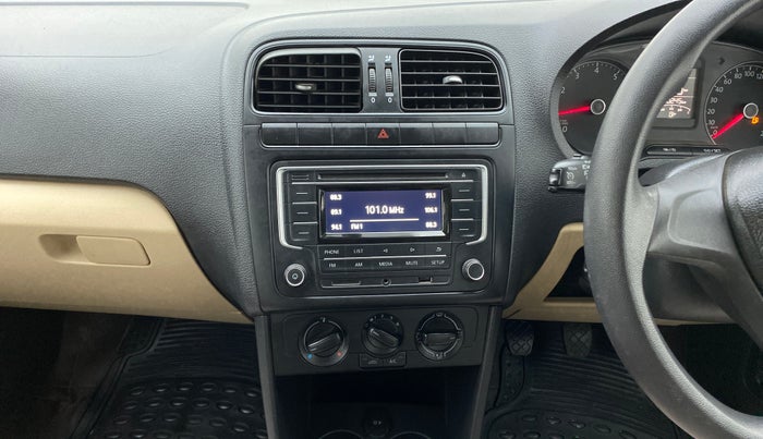 2016 Volkswagen Ameo COMFORTLINE 1.2, Petrol, Manual, 80,244 km, Air Conditioner