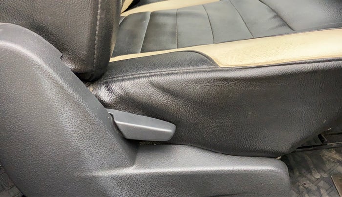 2015 Renault Duster RXZ DIESEL 110, Diesel, Manual, 42,322 km, Driver Side Adjustment Panel
