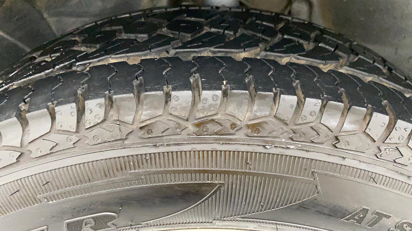 2015 Renault Duster RXZ DIESEL 110, Diesel, Manual, 42,322 km, Left Front Tyre Tread