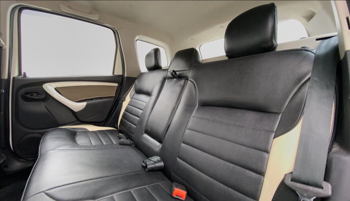 2015 Renault Duster RXZ DIESEL 110, Diesel, Manual, 42,322 km, Right Side Rear Door Cabin