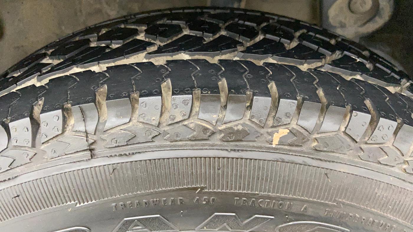 2015 Renault Duster RXZ DIESEL 110, Diesel, Manual, 42,322 km, Left Rear Tyre Tread