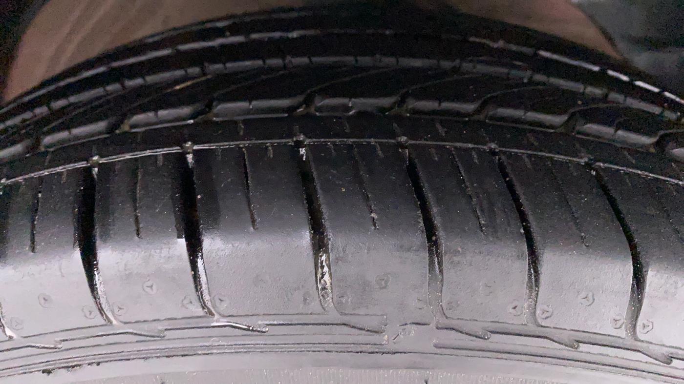 2020 MG HECTOR SHARP DCT PETROL, Petrol, Automatic, 16,446 km, Right Front Tyre Tread