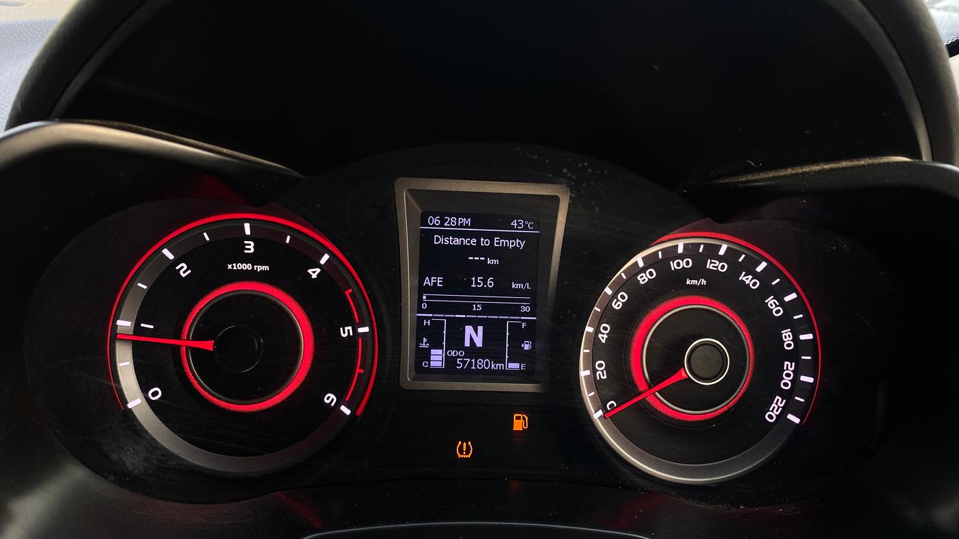 2024 Mahindra XUV300 W8 1.5 DIESEL, Diesel, Manual, 57,158 km, Odometer Image