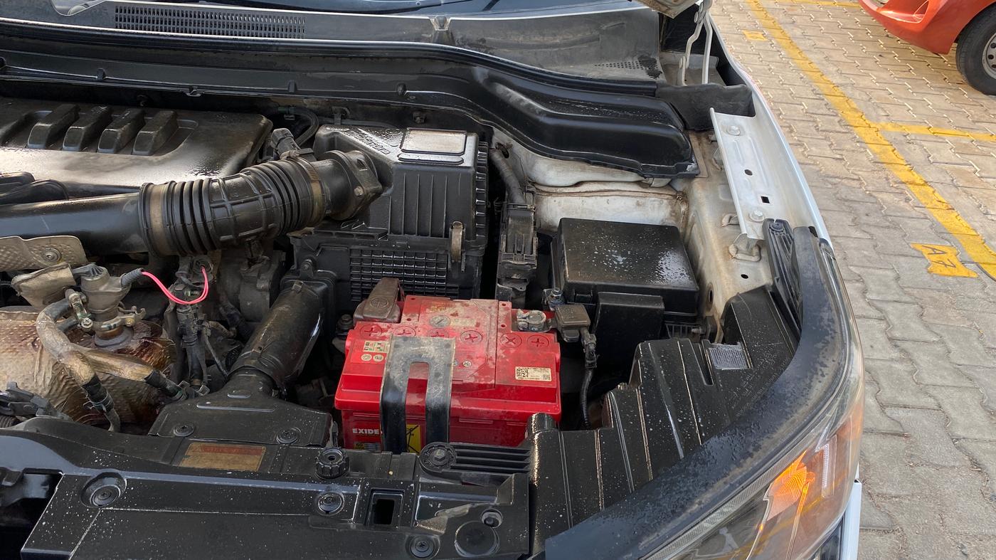 2024 Mahindra XUV300 W8 1.5 DIESEL, Diesel, Manual, 57,158 km, Engine View - Left