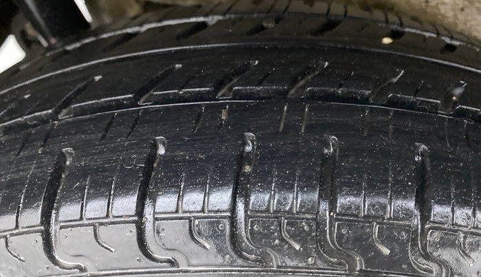 2018 Maruti Wagon R 1.0 VXI, Petrol, Manual, 10,959 km, Right Rear Tyre Tread
