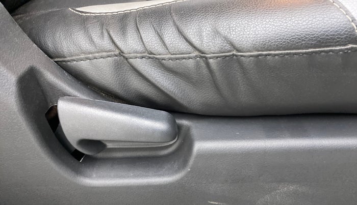 2018 Maruti Wagon R 1.0 VXI, Petrol, Manual, 10,959 km, Driver Side Adjustment Panel