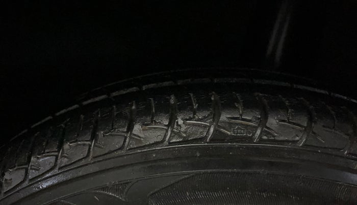 2016 Maruti Baleno DELTA PETROL 1.2, Petrol, Manual, 43,646 km, Left Rear Tyre Tread