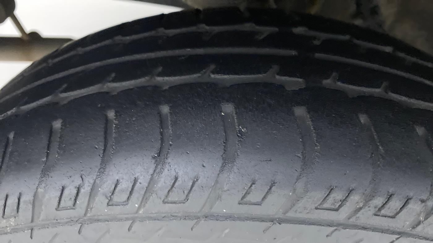2016 Datsun Go T(O), Petrol, Manual, 98,223 km, Right Rear Tyre Tread