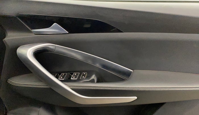 2019 MG HECTOR SHARP 1.5 DCT PETROL, Petrol, Automatic, 52,204 km, Driver Side Door Panels Control