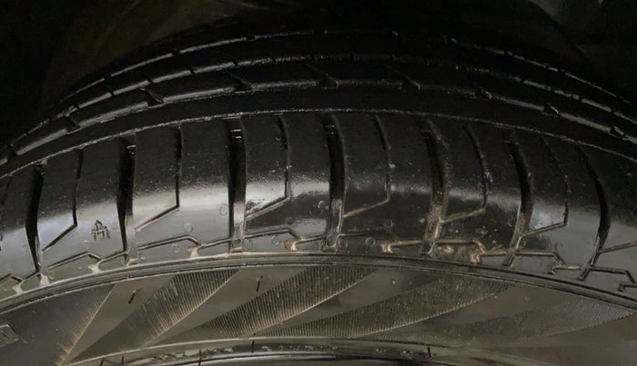 2019 MG HECTOR SHARP 1.5 DCT PETROL, Petrol, Automatic, 52,204 km, Right Front Tyre Tread