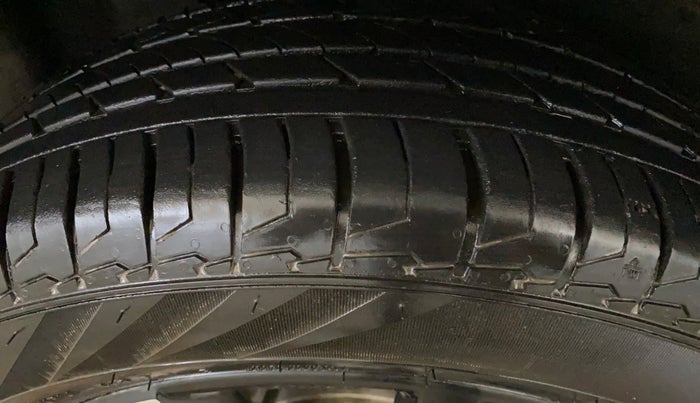 2019 MG HECTOR SHARP 1.5 DCT PETROL, Petrol, Automatic, 52,204 km, Right Rear Tyre Tread