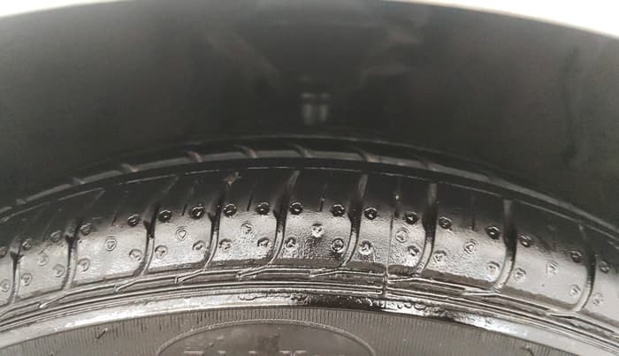 2016 Maruti Celerio VXI AMT, Petrol, Automatic, 48,706 km, Right Front Tyre Tread