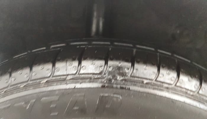 2016 Maruti Celerio VXI AMT, Petrol, Automatic, 48,706 km, Right Rear Tyre Tread
