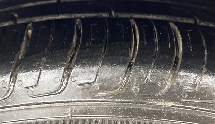 2018 Ford FREESTYLE TITANIUM 1.2 PETROL, Petrol, Manual, 43,176 km, Right Front Tyre Tread